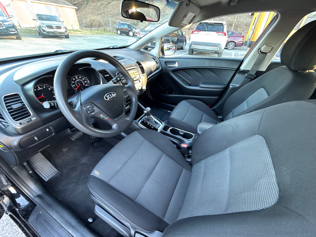 2017 Kia Forte Image 16