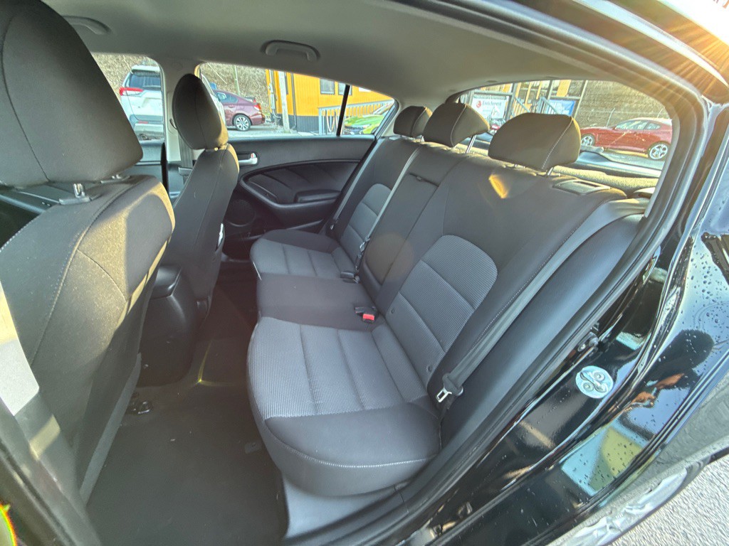 2017 Kia Forte Image 17