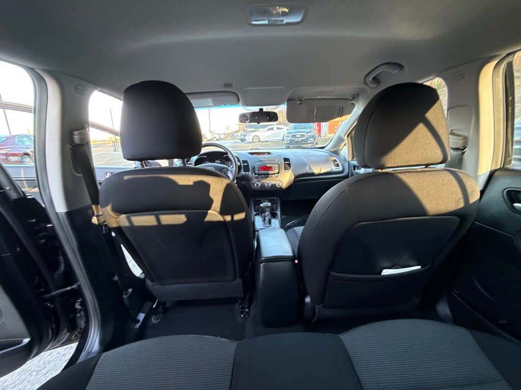 2017 Kia Forte Image 18