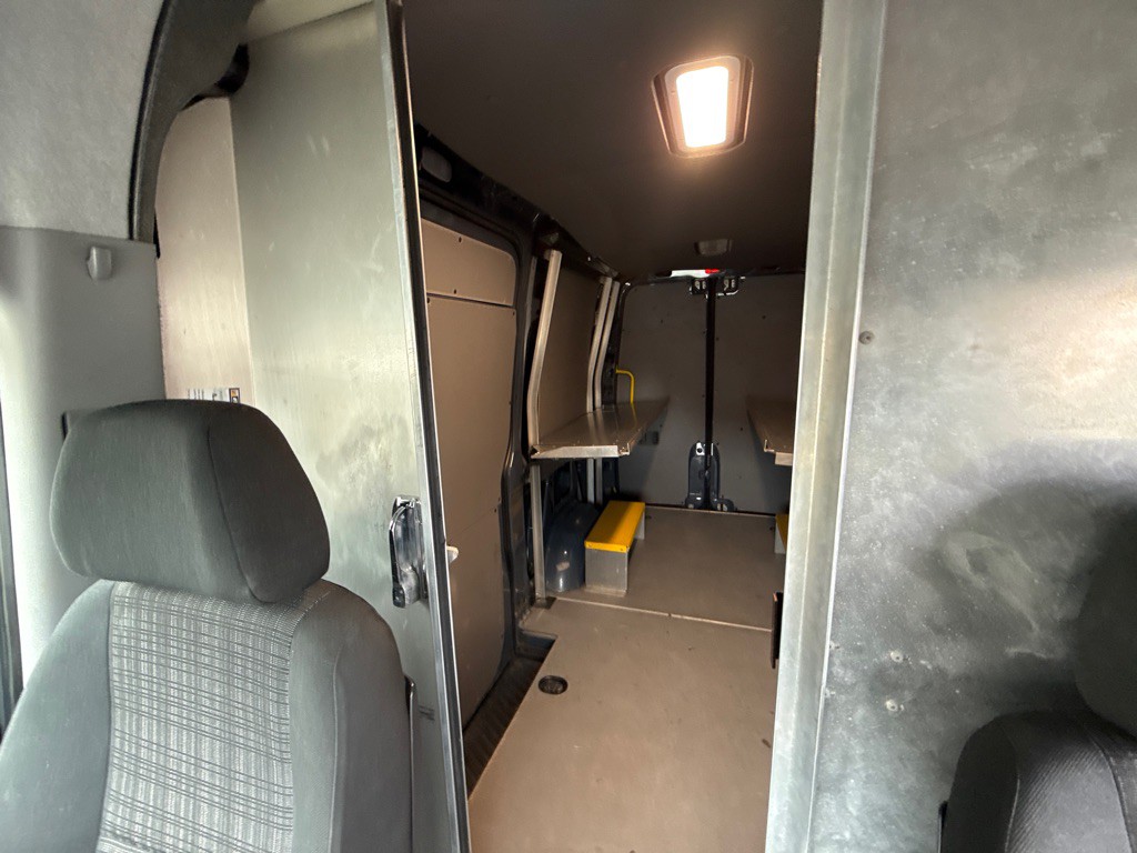 2018 Mercedes-Benz Sprinter Image 24