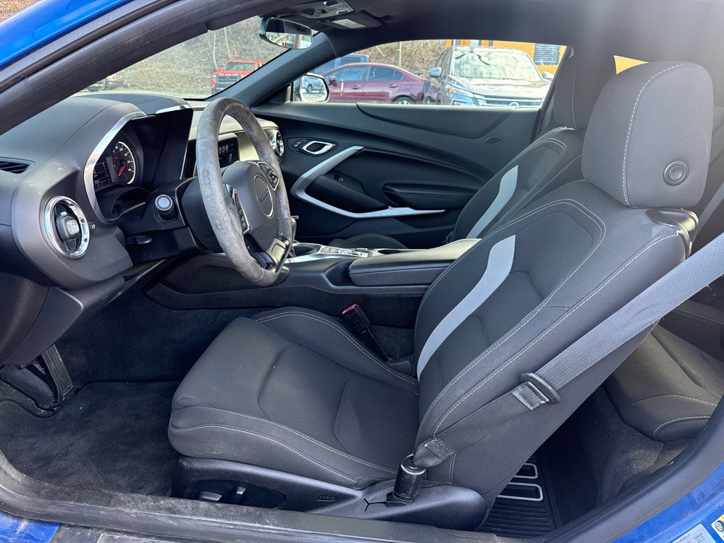 2018 Chevrolet Camaro Image 9