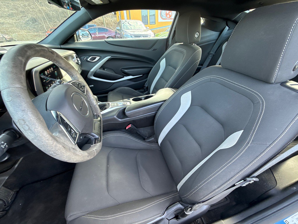 2018 Chevrolet Camaro Image 11