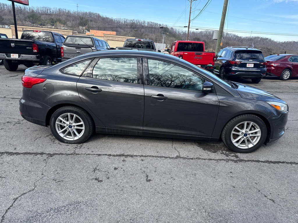 2015 Ford Focus Image 8