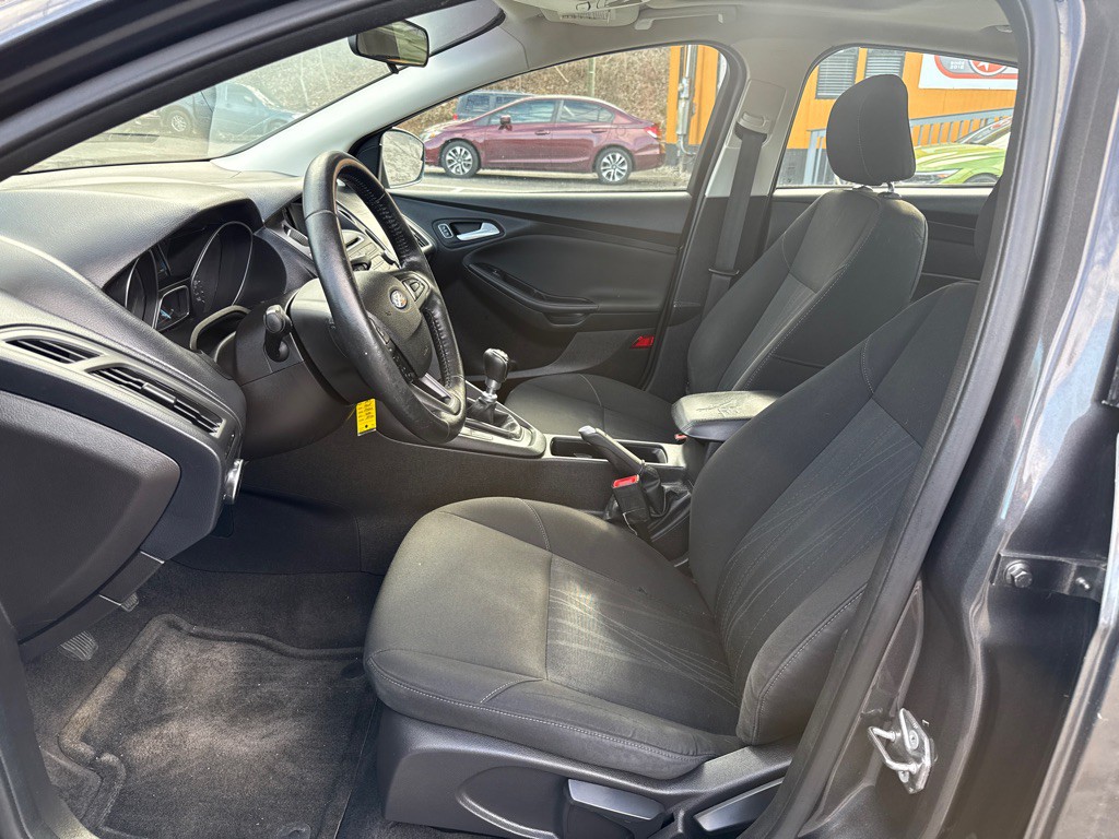 2015 Ford Focus Image 9