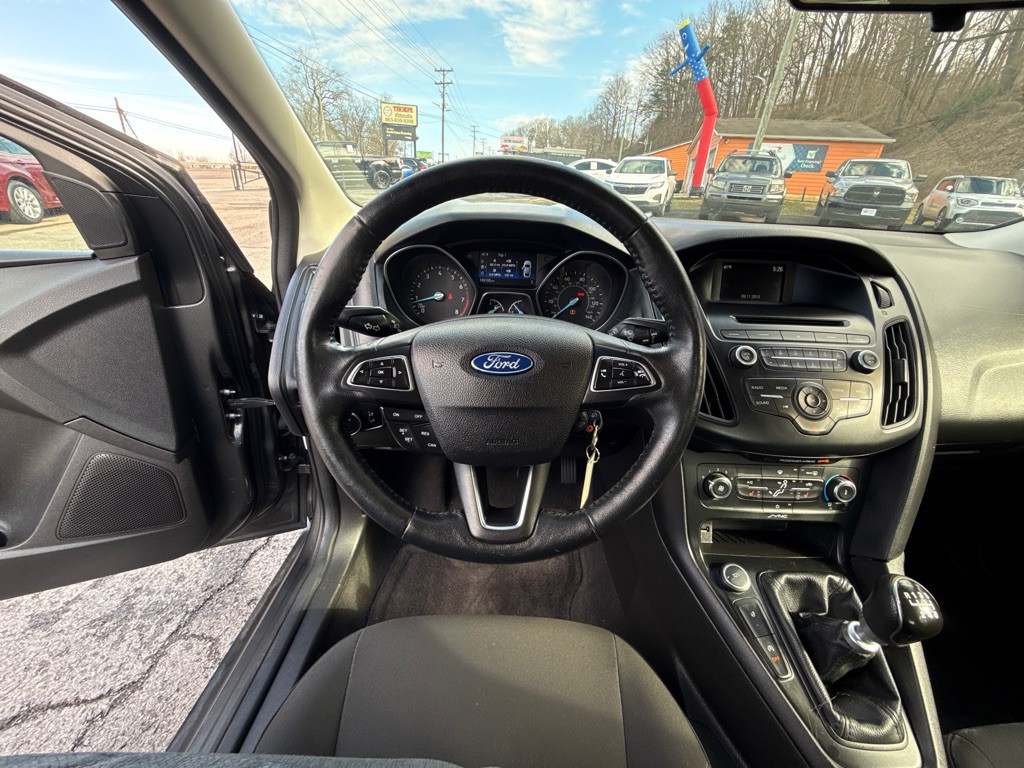 2015 Ford Focus Image 16