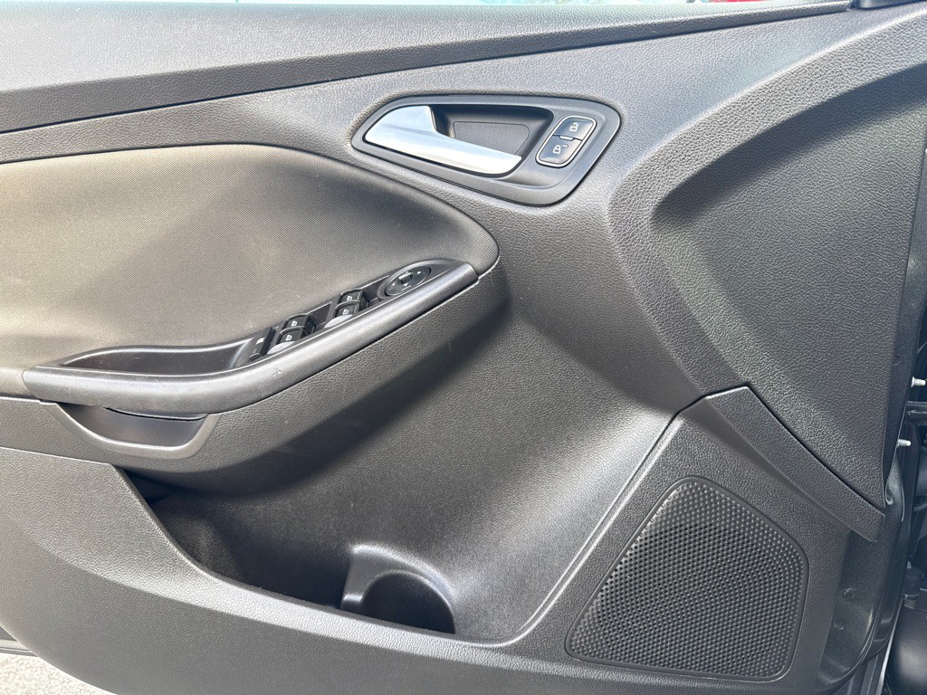 2015 Ford Focus Image 17