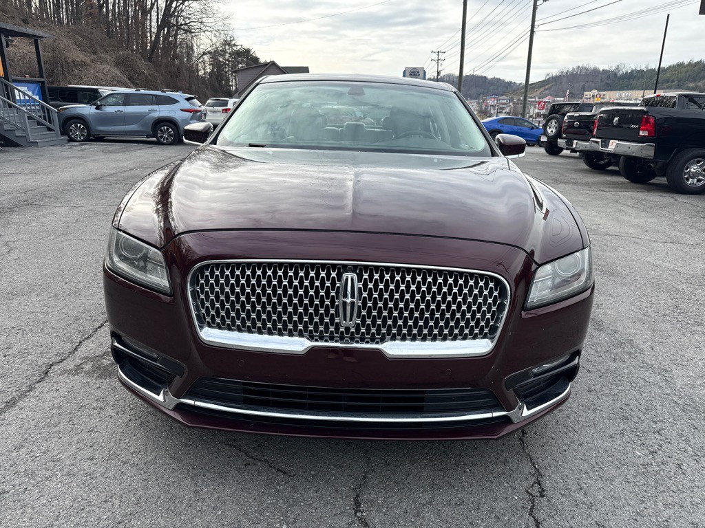 2018 Lincoln Continental Image 2