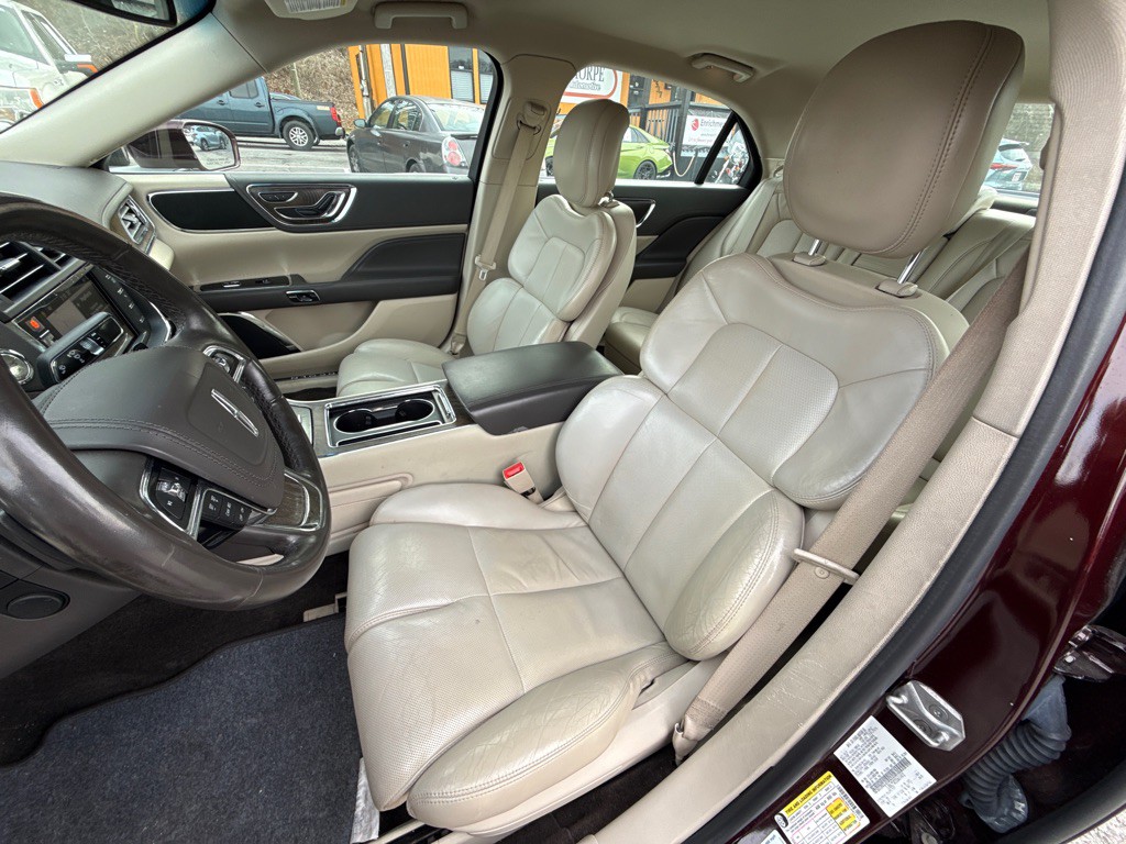 2018 Lincoln Continental Image 12