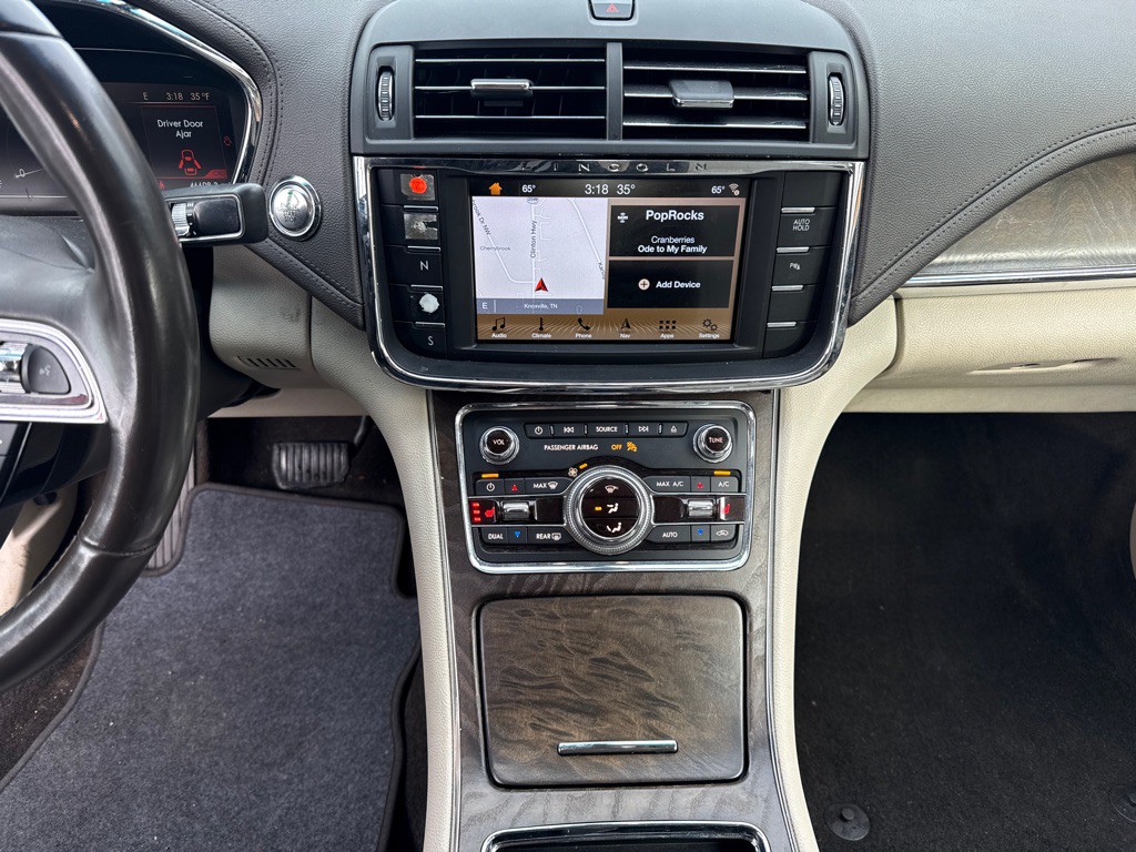 2018 Lincoln Continental Image 15