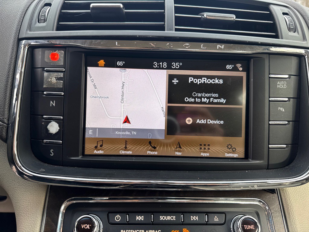 2018 Lincoln Continental Image 17