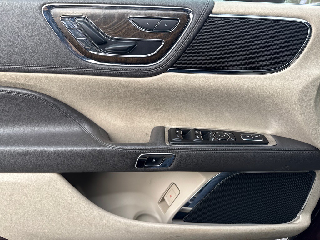 2018 Lincoln Continental Image 21