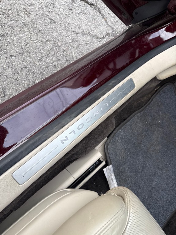 2018 Lincoln Continental Image 27