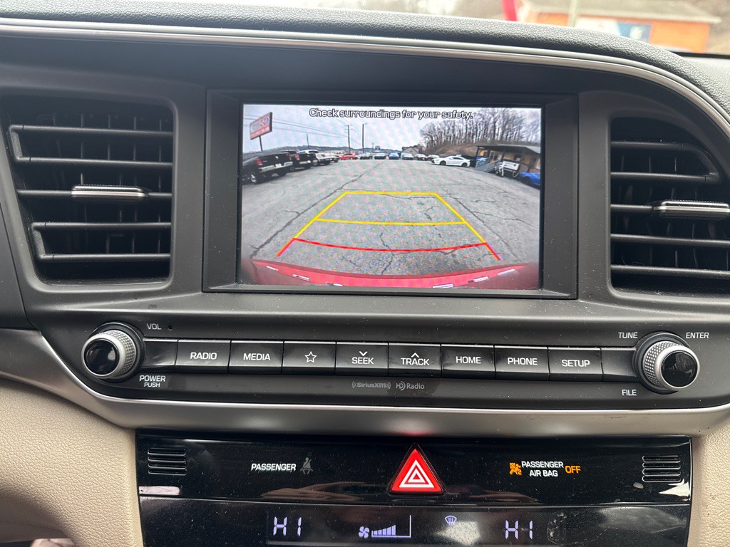 2020 Hyundai Elantra Image 18