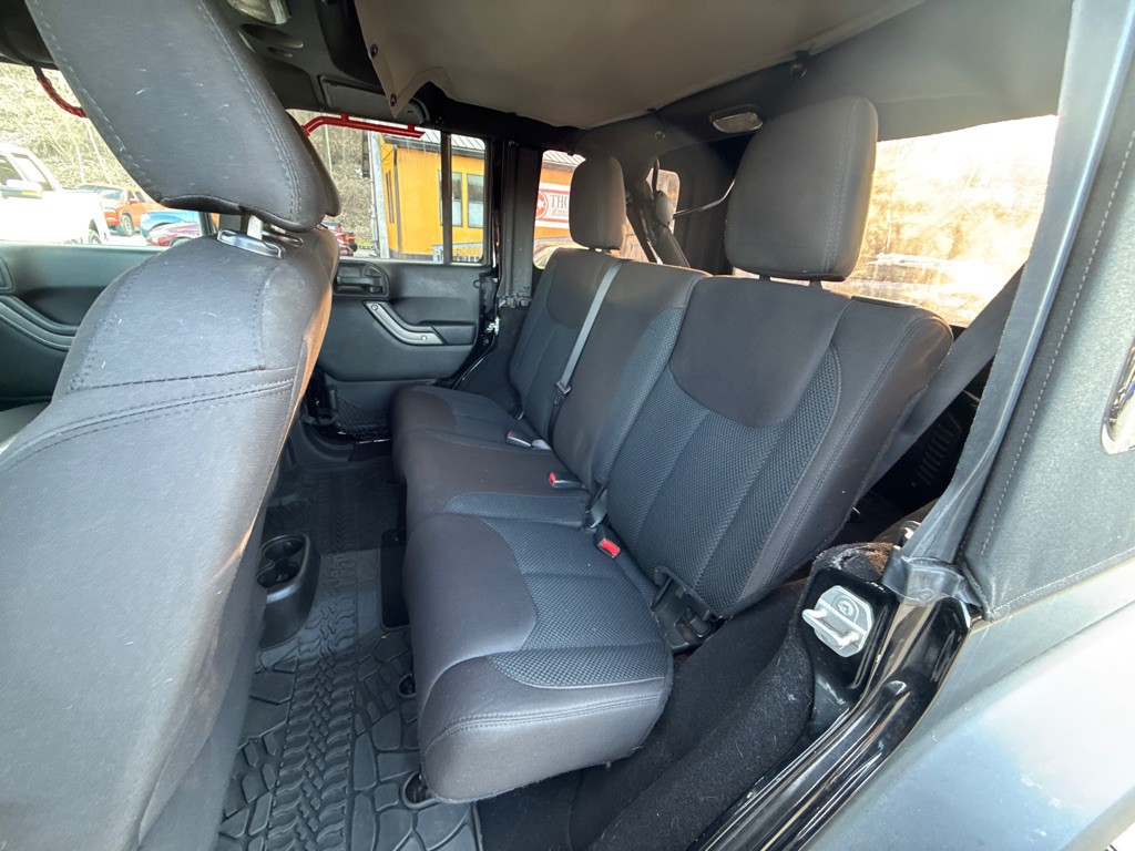 2017 Jeep Wrangler Unlimited Image 21