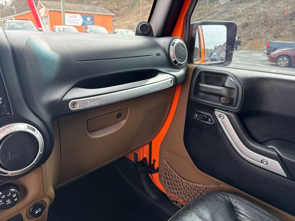 2013 Jeep Wrangler Unlimited Image 20