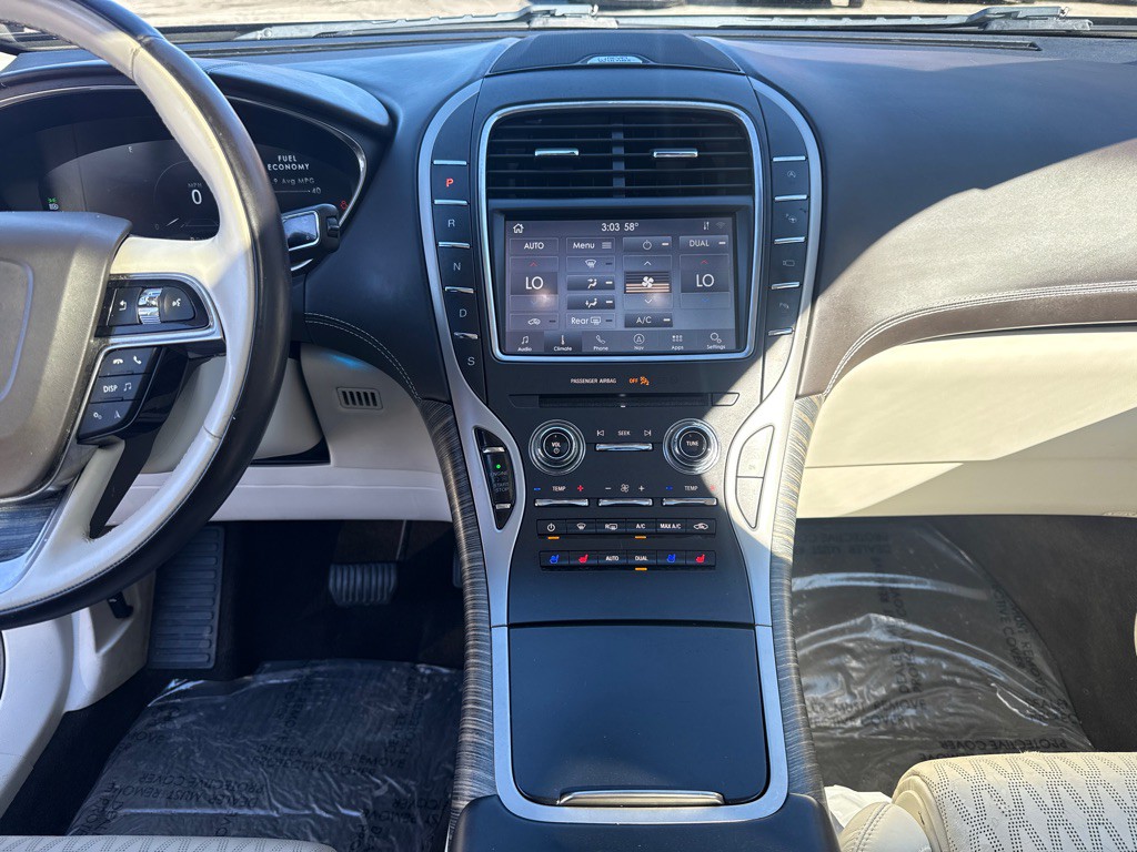 2020 Lincoln Nautilus Image 17