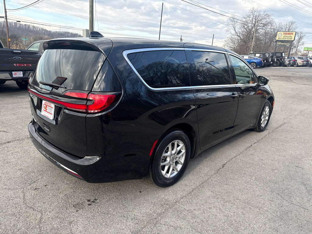 2023 Chrysler Pacifica Image 7