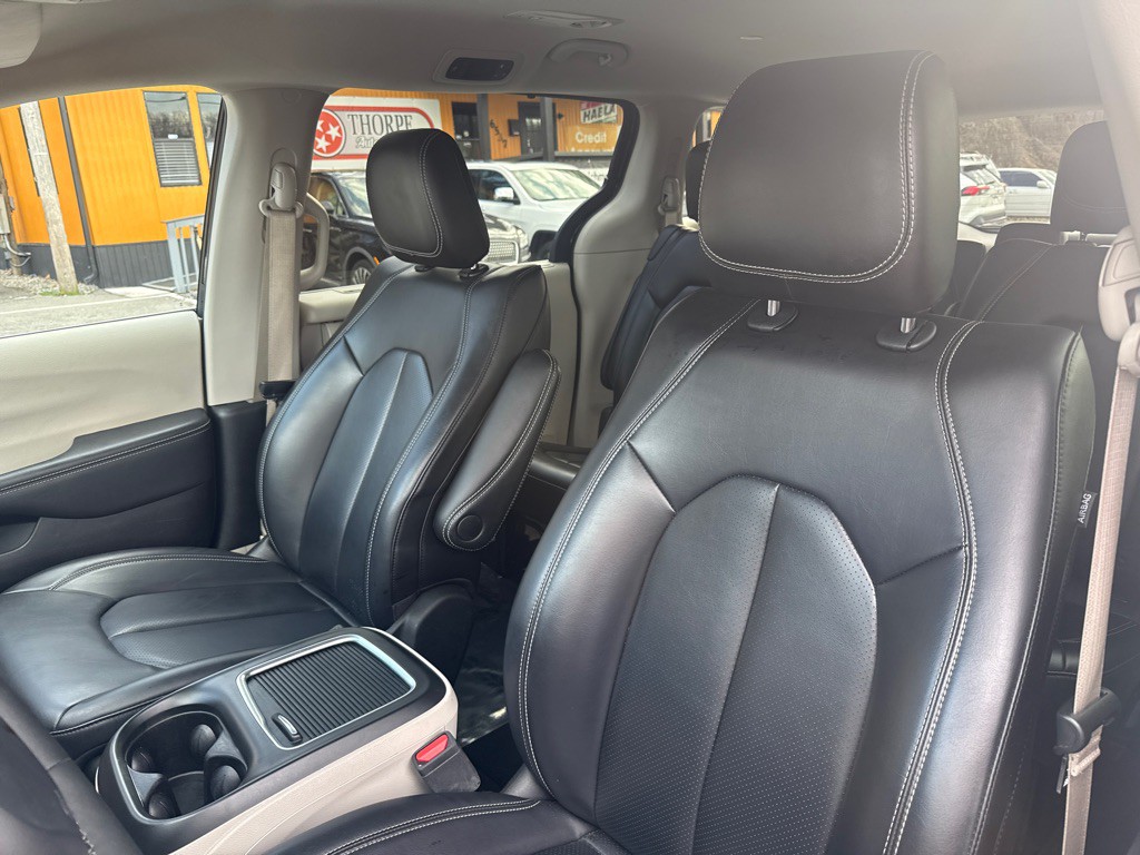 2023 Chrysler Pacifica Image 12