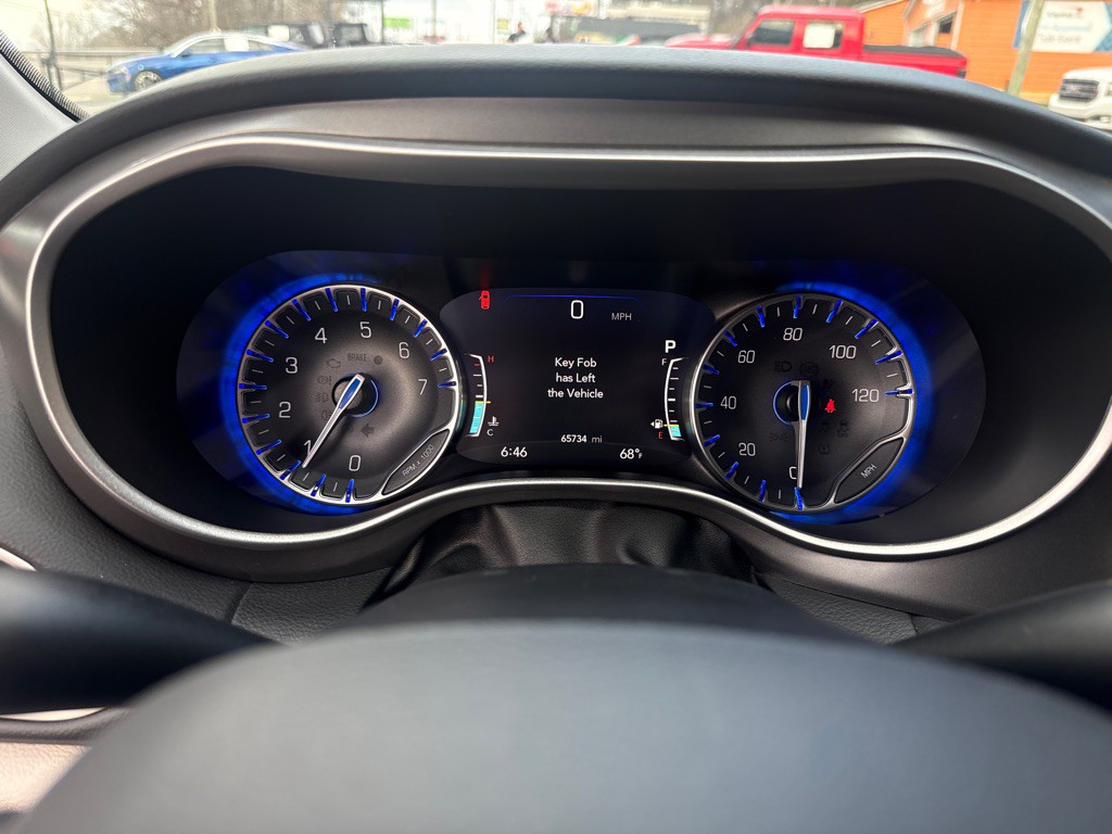 2023 Chrysler Pacifica Image 15