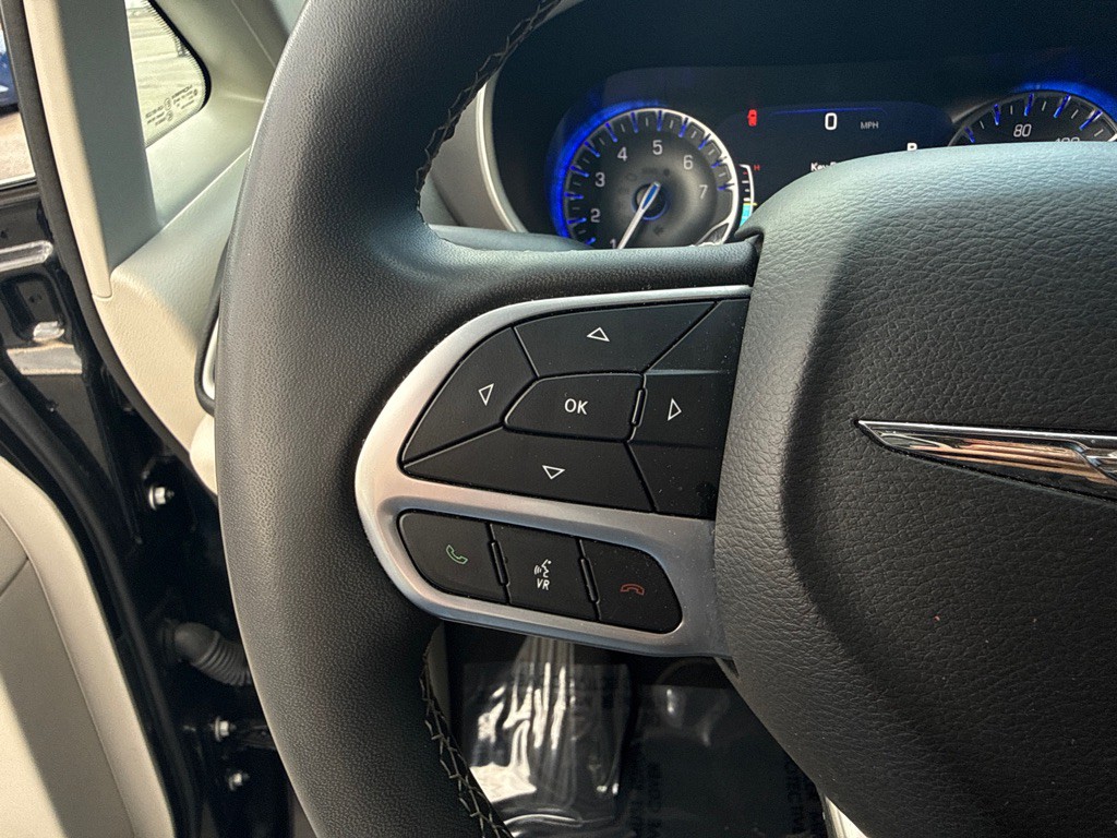 2023 Chrysler Pacifica Image 16
