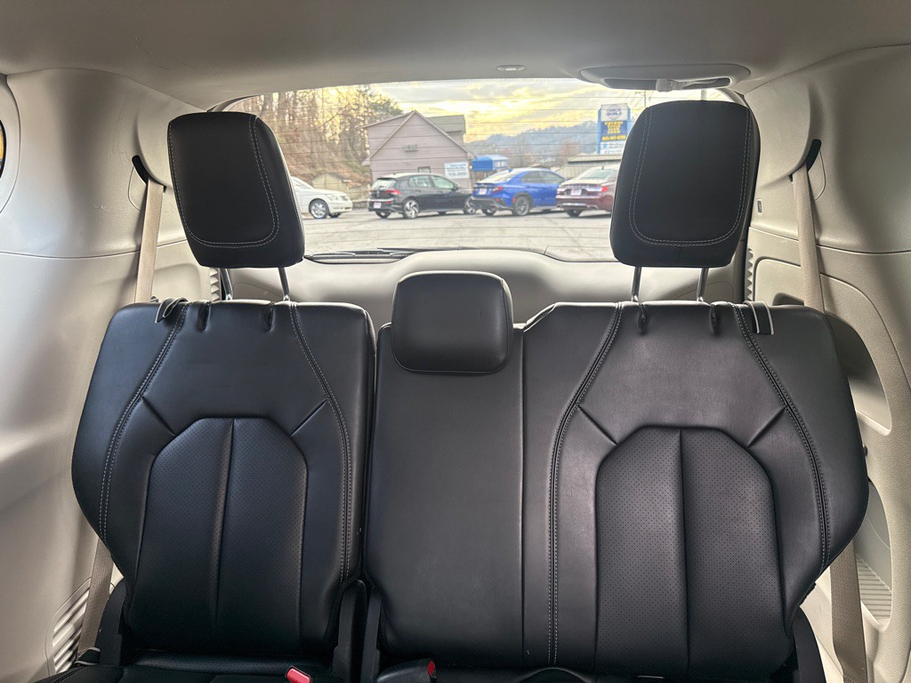 2023 Chrysler Pacifica Image 29