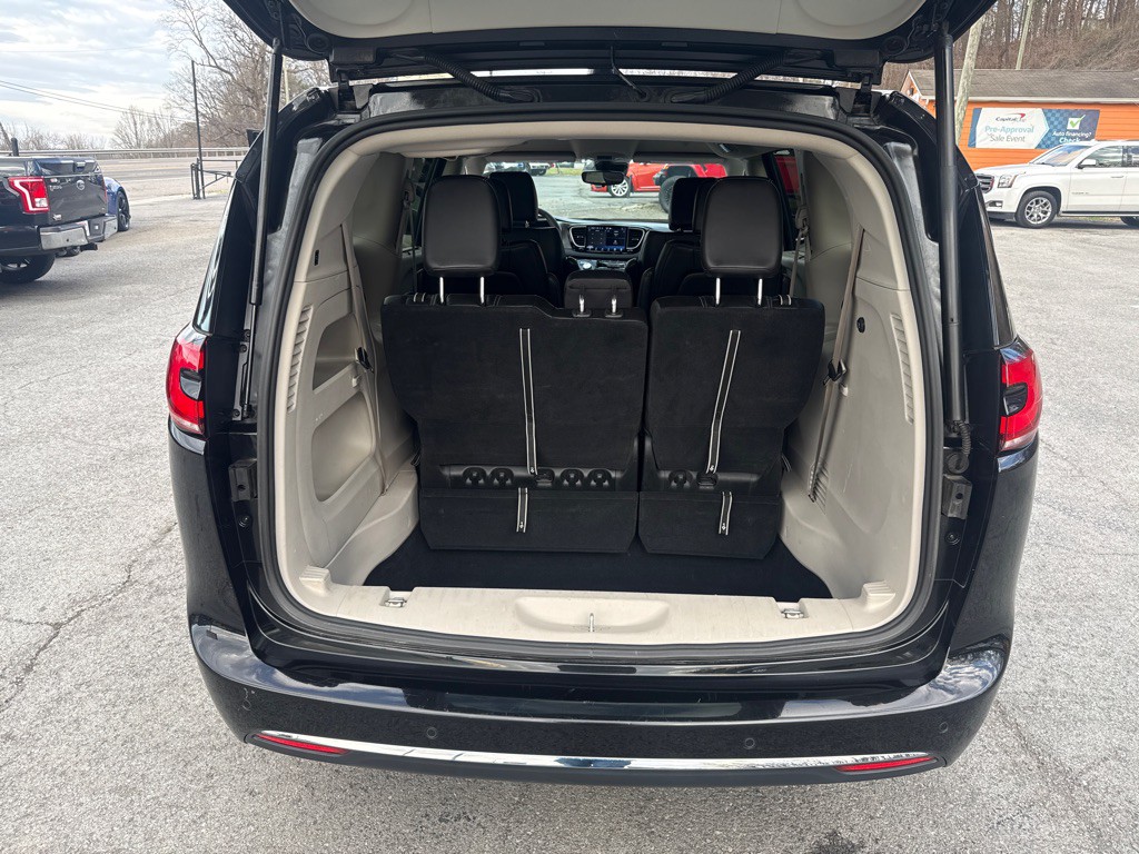 2023 Chrysler Pacifica Image 35