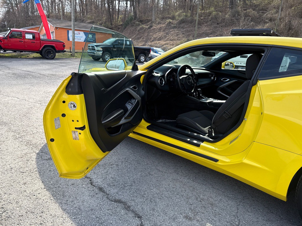 2018 Chevrolet Camaro Image 9