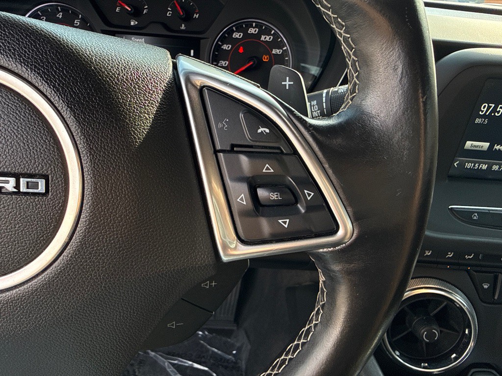 2018 Chevrolet Camaro Image 17