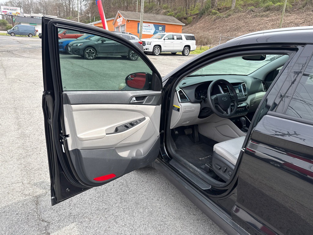 2016 Hyundai Tucson Image 9