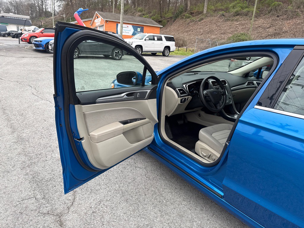 2020 Ford Fusion Image 9