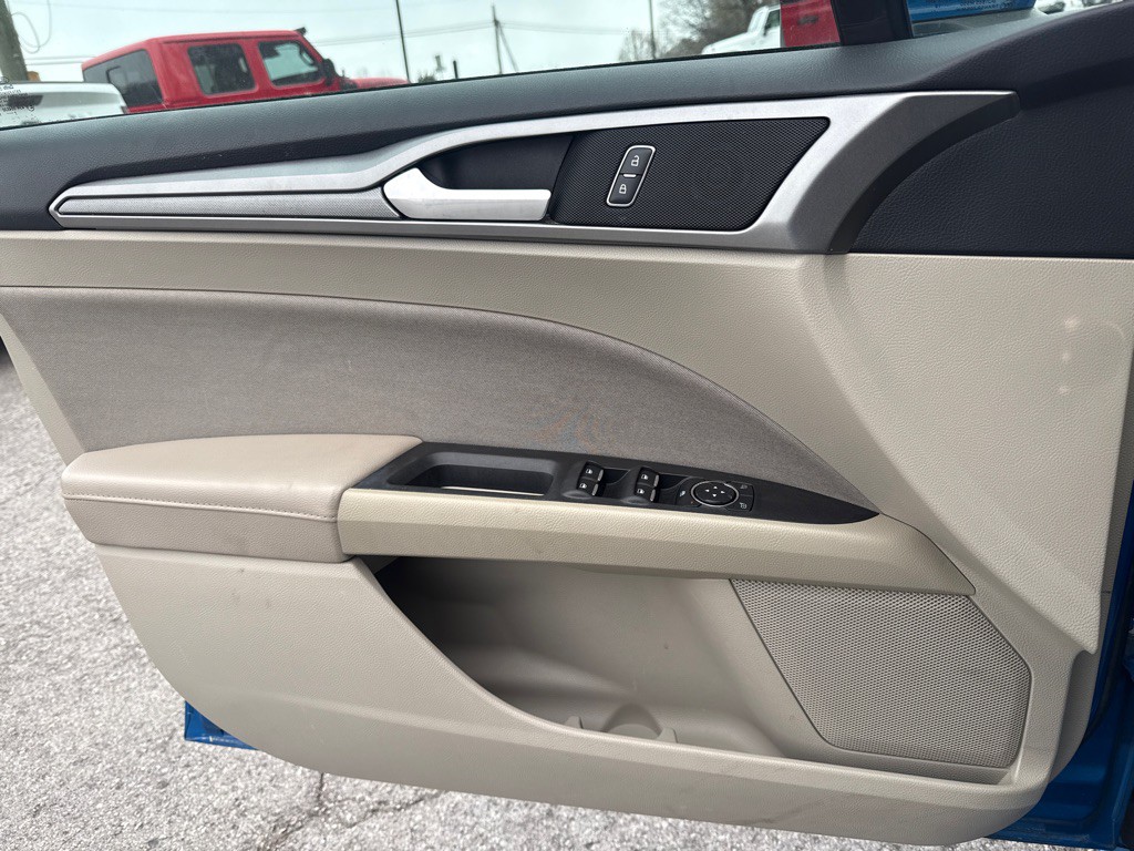 2020 Ford Fusion Image 23