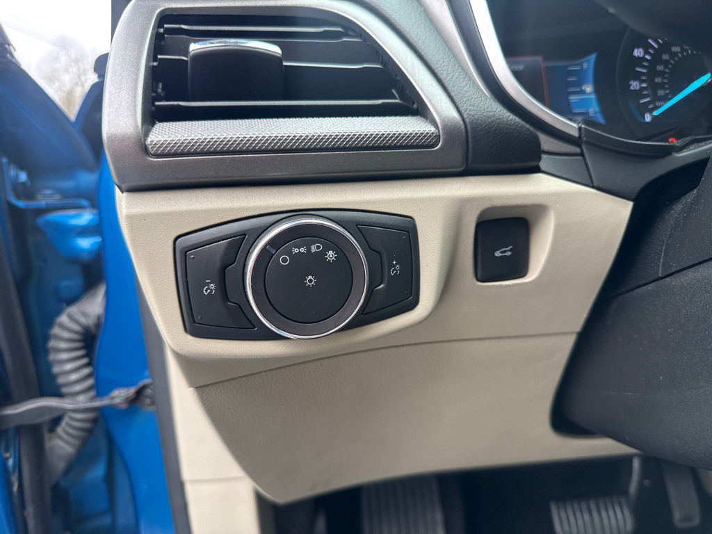 2020 Ford Fusion Image 24