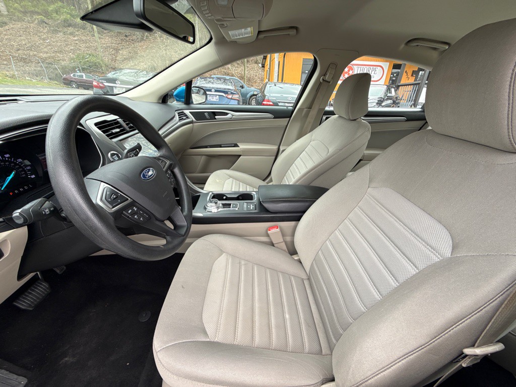 2020 Ford Fusion Image 25