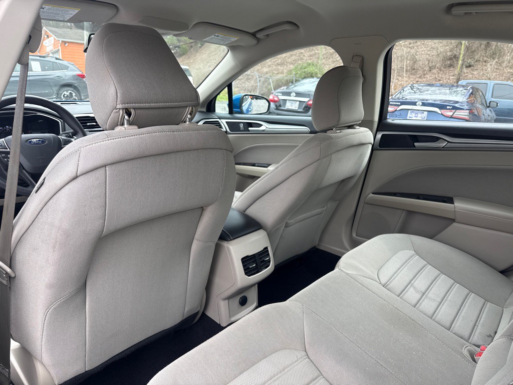 2020 Ford Fusion Image 27