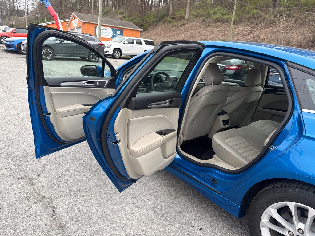 2020 Ford Fusion Image 28