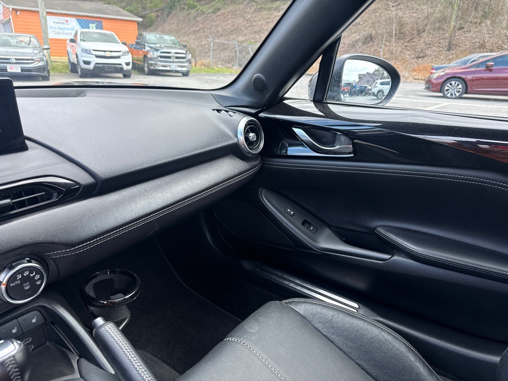 2025 Mazda MX-5 Miata Image 23