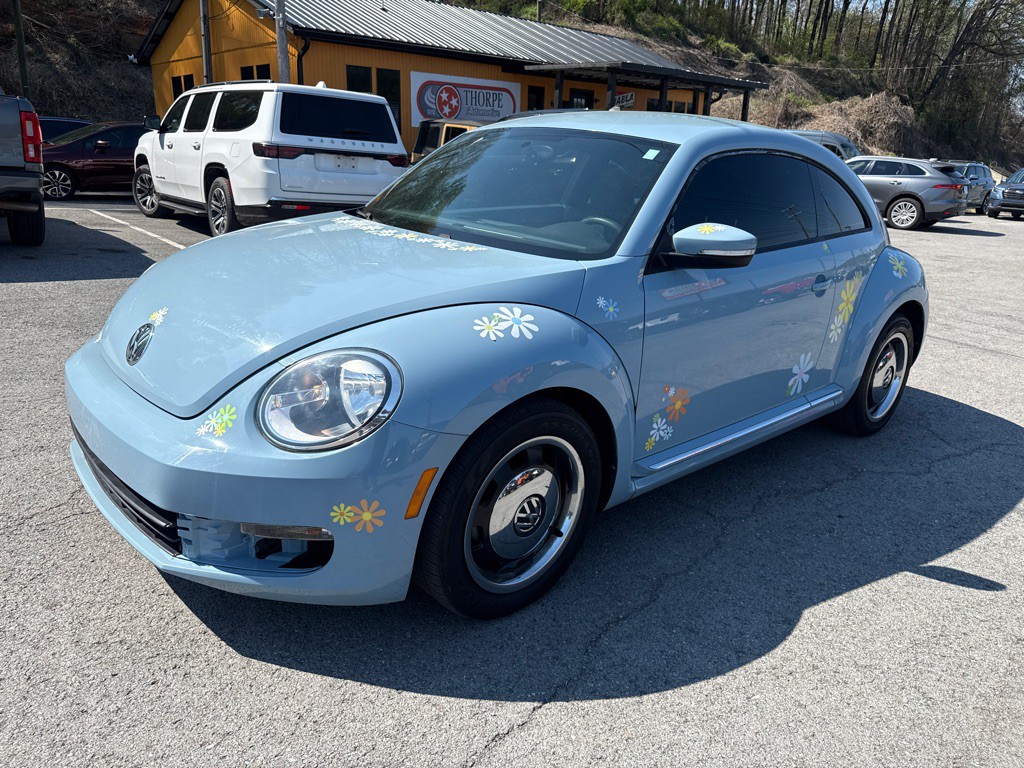 2012 Volkswagen Beetle Image 3