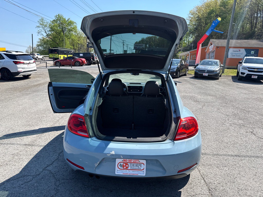 2012 Volkswagen Beetle Image 23