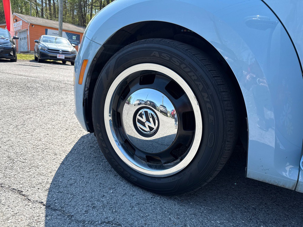 2012 Volkswagen Beetle Image 26