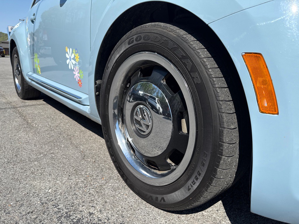 2012 Volkswagen Beetle Image 27