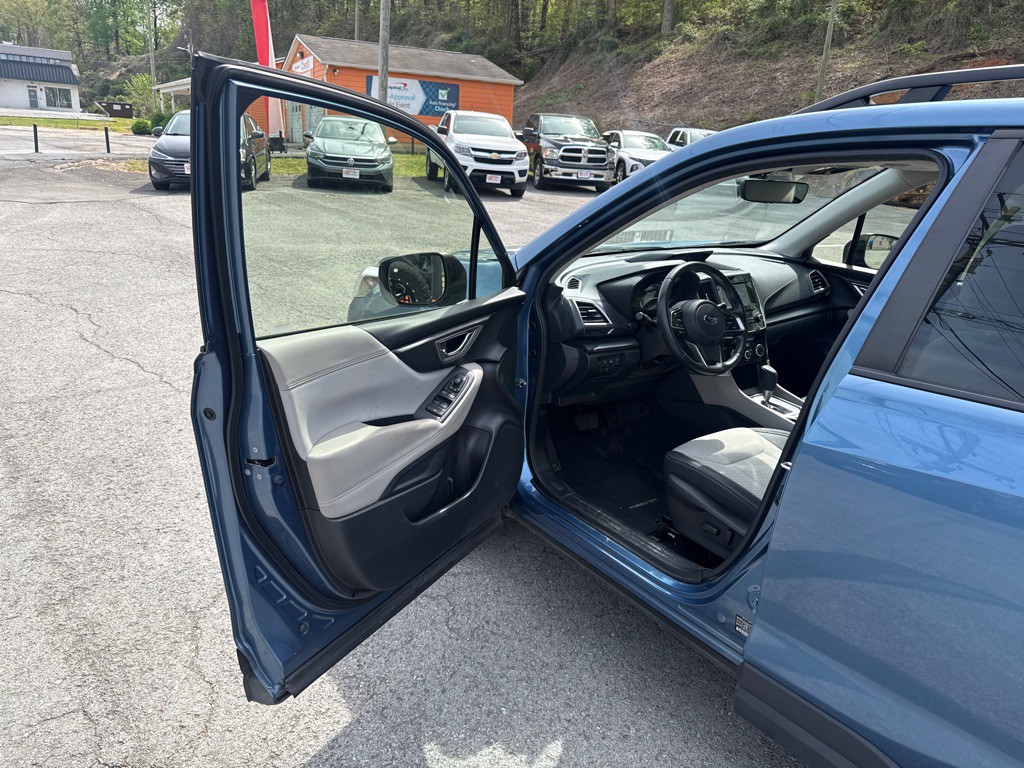 2023 Subaru Forester Image 9