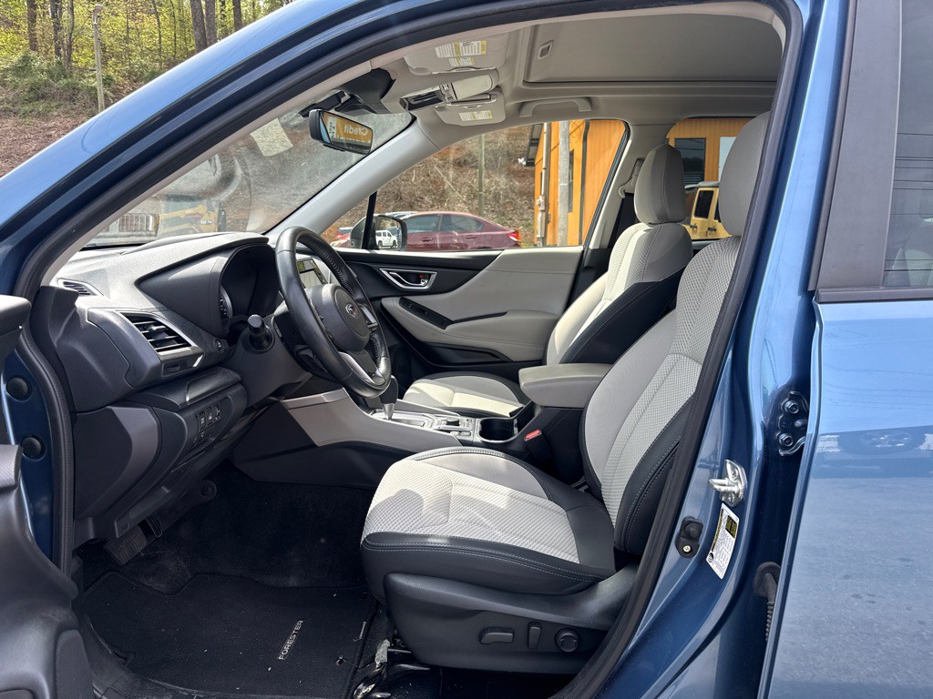 2023 Subaru Forester Image 10