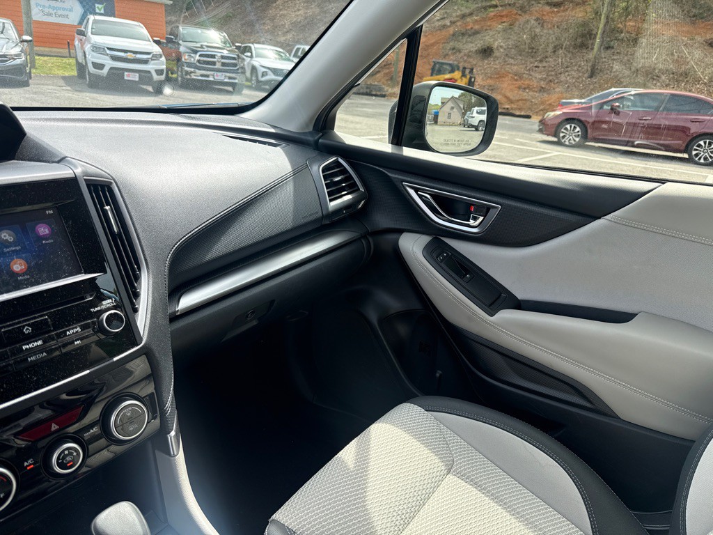 2023 Subaru Forester Image 22