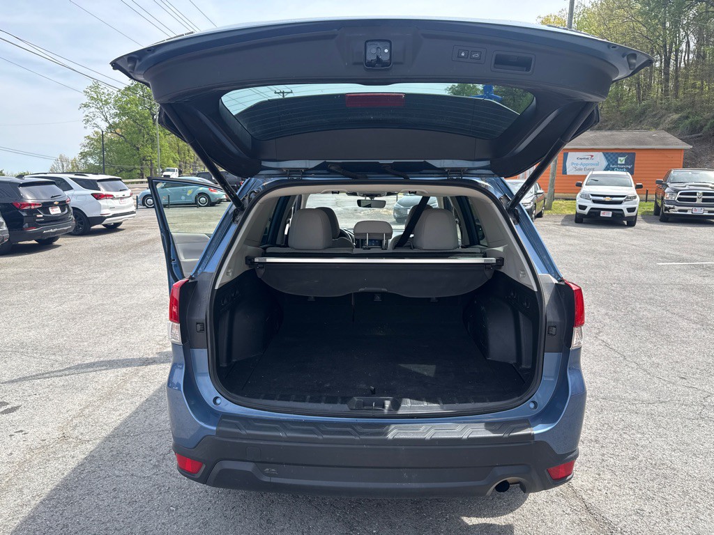 2023 Subaru Forester Image 33
