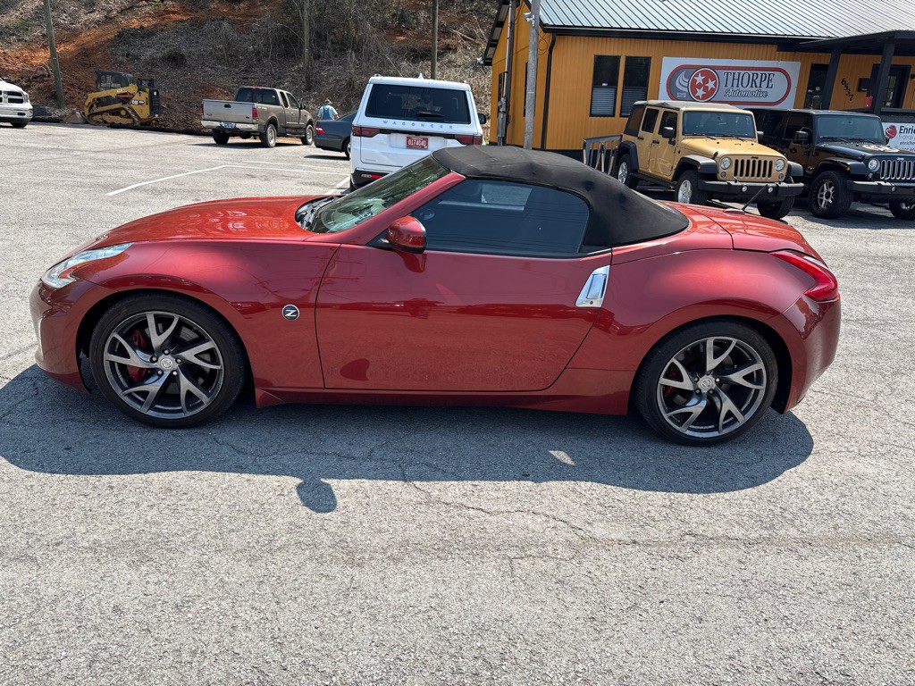 2013 Nissan 370Z Image 4
