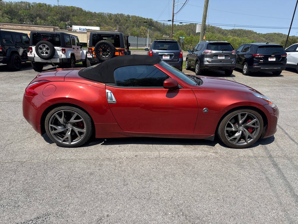 2013 Nissan 370Z Image 8