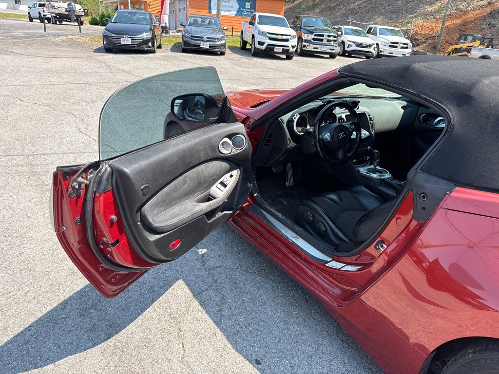 2013 Nissan 370Z Image 9