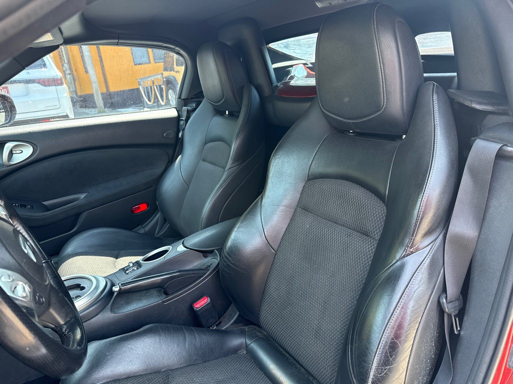 2013 Nissan 370Z Image 12