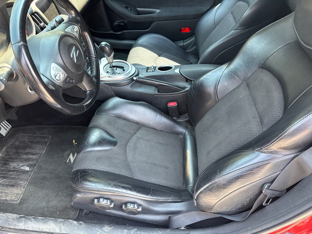 2013 Nissan 370Z Image 13