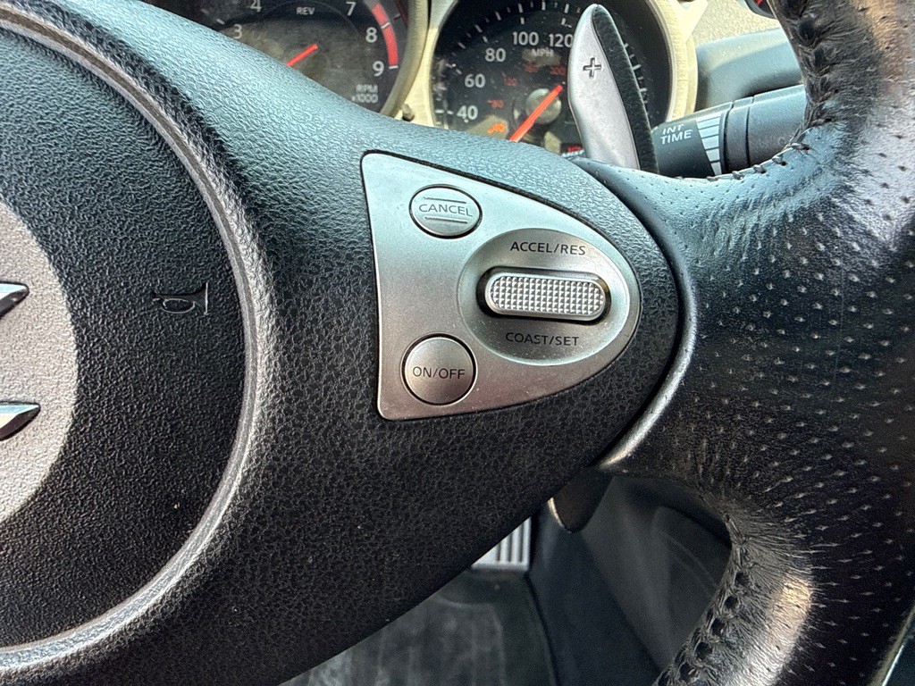 2013 Nissan 370Z Image 17